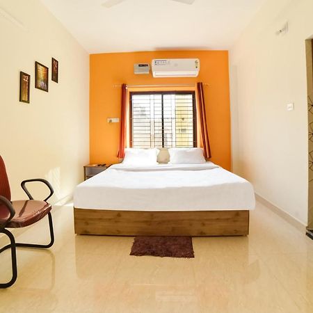 Oyo Home Shining Crystal Near Airport Bhubaneswar Exterior photo